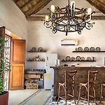 Hermosa Casa Macia En Centro Historico Cartagena/ Beatiful House Macia In Historic Center In Cartagena