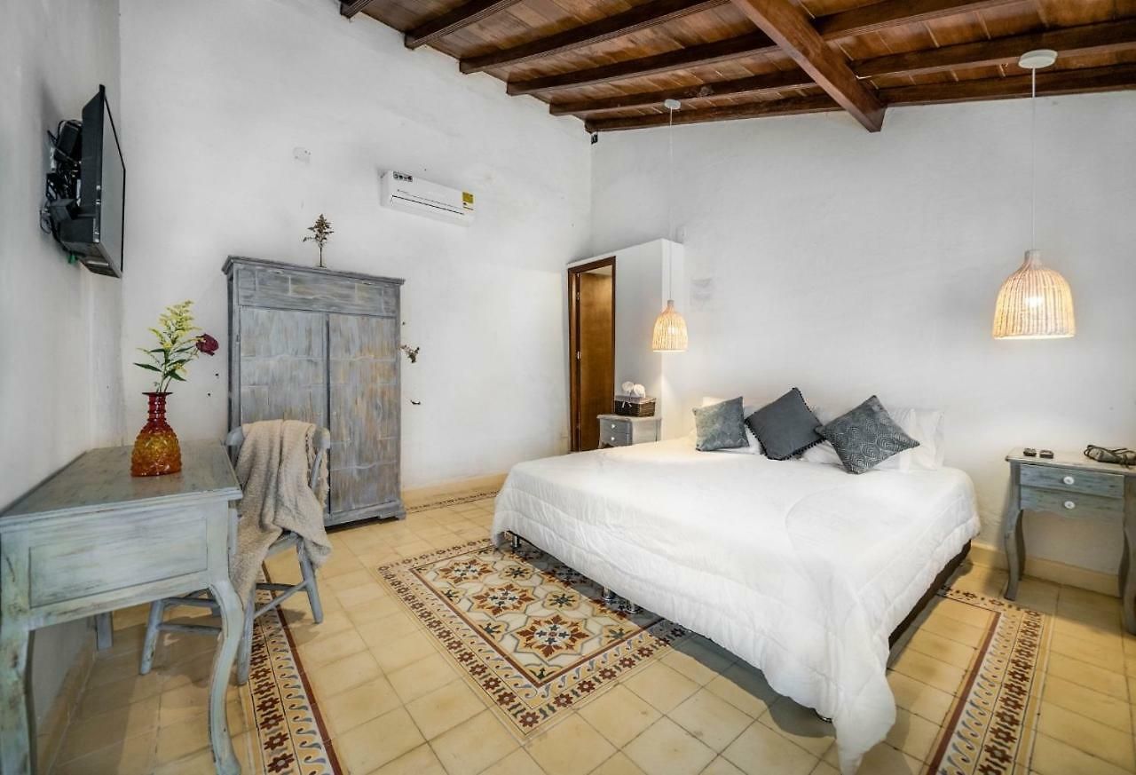 Hermosa Casa Macia En Centro Historico Cartagena/ Beatiful House Macia In Historic Center In