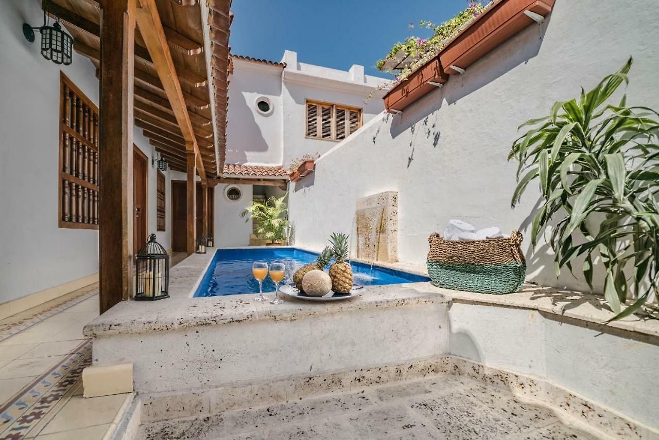 Hermosa Casa Macia En Centro Historico Cartagena/ Beatiful House Macia In Historic Center In
