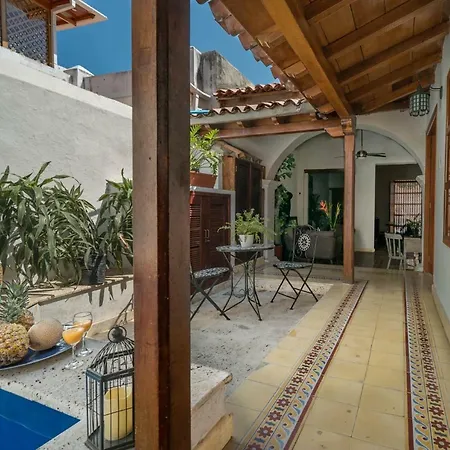Pensión Hermosa Casa Macia En Centro Historico Cartagena/ Beatiful House Macia In Historic Center In