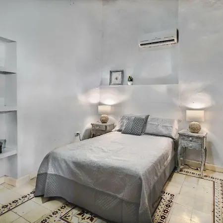 Hermosa Casa Macia En Centro Historico Cartagena/ Beatiful House Macia In Historic Center In *