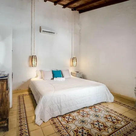 Hermosa Casa Macia En Centro Historico Cartagena/ Beatiful House Macia In Historic Center In * Cartagena